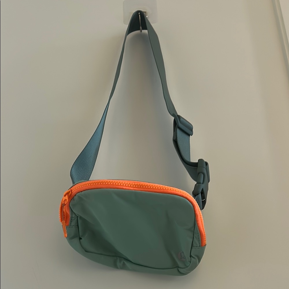 Lululemon Fanny pack
